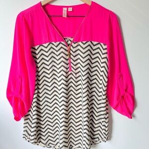 Tacera Chevron pin-up‎ sleeve blouse, Size S